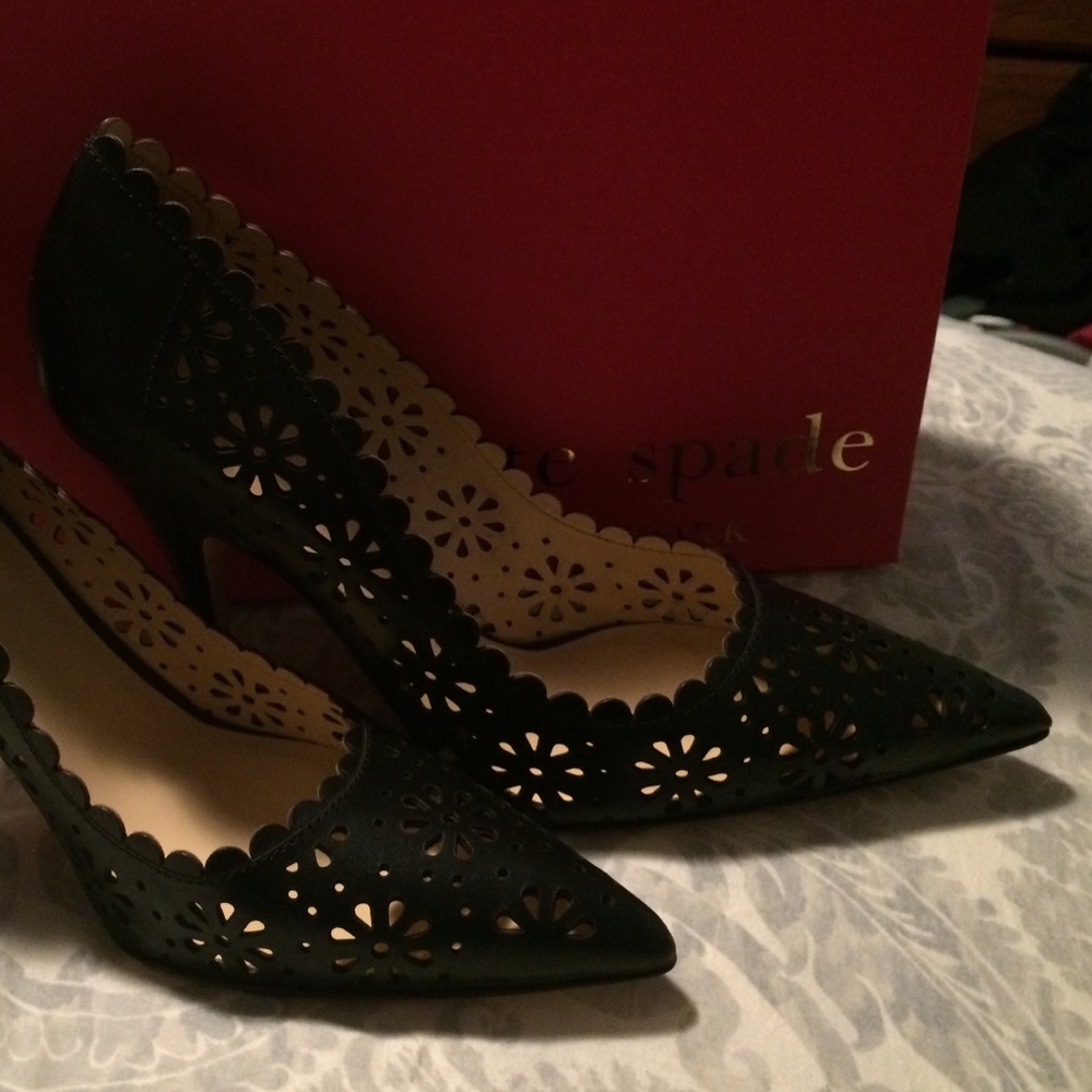 Kate Spade Lana eyelet black pumps